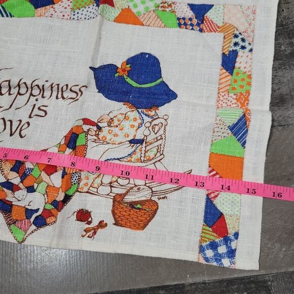 Vintage "Happiness is Love" Patchwork Border Tea Towel, 12.5X15.5 - Picture 5 of 6
